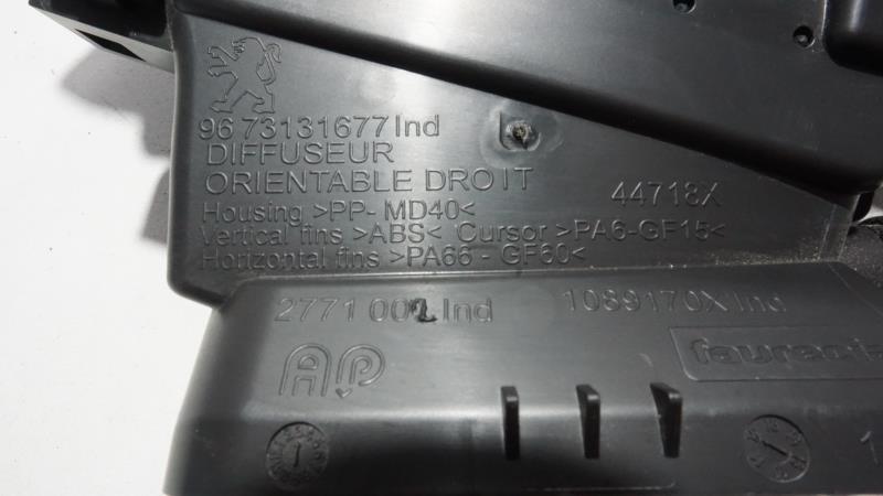 Bocchetta aerazione cruscotto anteriore destra PEUGEOT 208 1 PHASE 1 Diésel - 1