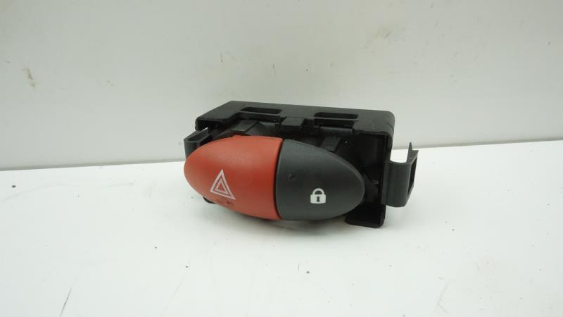 Bouton de warning RENAULT TWINGO 2 PHASE 1 Essence - 1