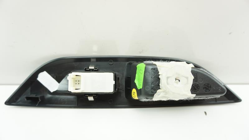 Interruttore lavacristalli posteriore destro PEUGEOT 2008 2 Diésel - 1