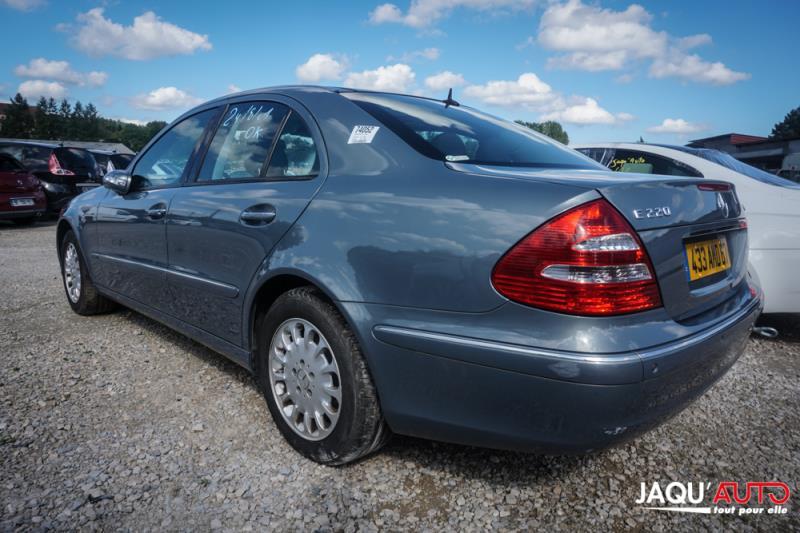 Bras inferieur avant droit pour MERCEDES CLASSE E 211 PHASE 1 Bras inferieur avant droit pour MERCEDES CLASSE E 211 PHASE 1
