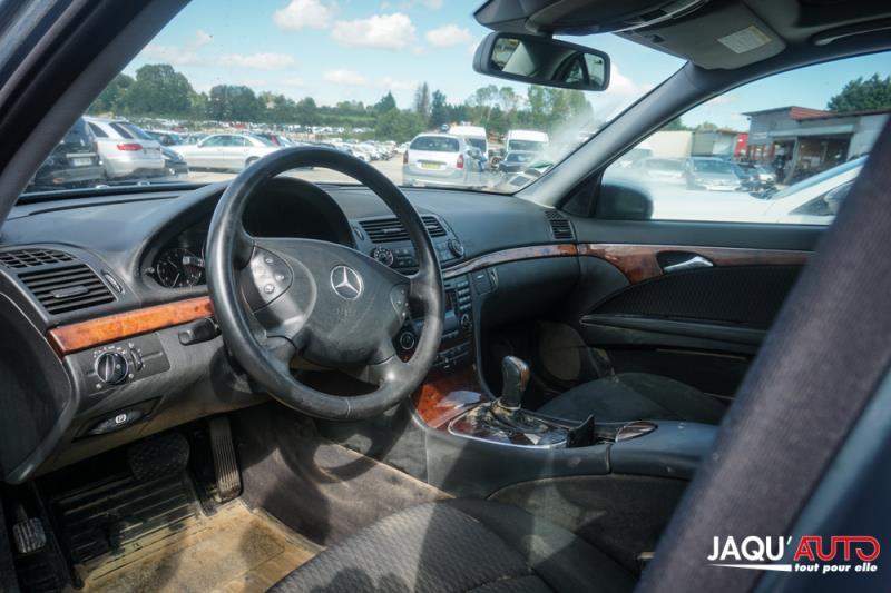 Bras inferieur avant droit pour MERCEDES CLASSE E 211 PHASE 1 Bras inferieur avant droit pour MERCEDES CLASSE E 211 PHASE 1