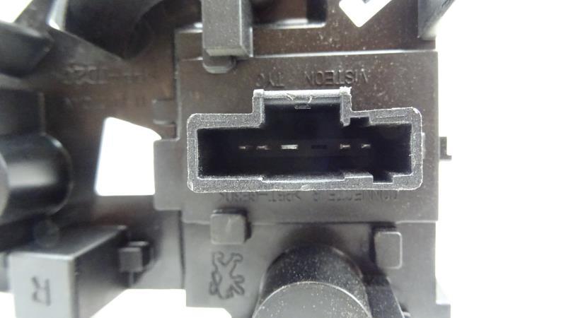 Base portalampade fanale posteriore destro PEUGEOT 206+ Diésel - 1