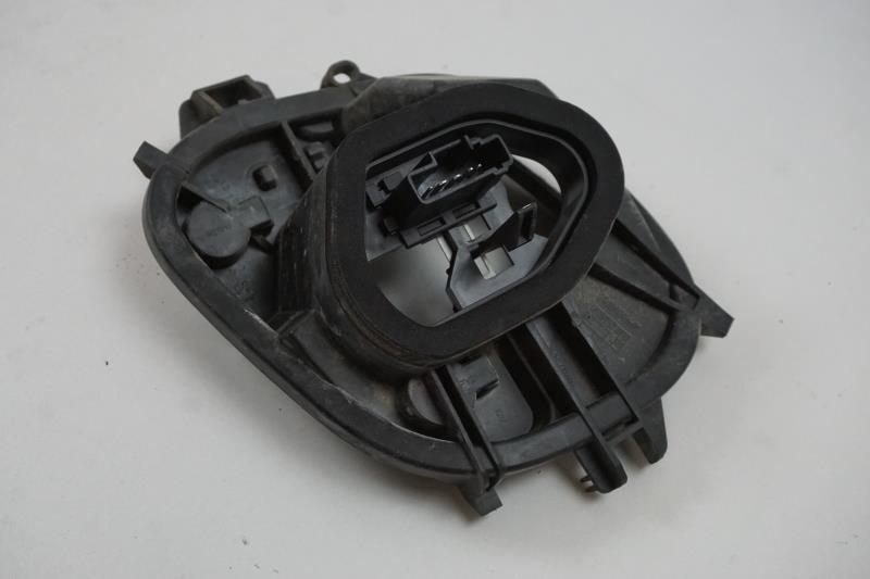Base portalampade fanale posteriore sinistro PEUGEOT 208 1 PHASE 2 Diésel - 1