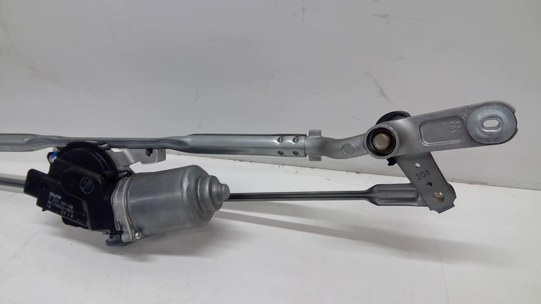 Moteur essuie glace avant pour MINI MINI 3 F55 Moteur essuie glace avant pour MINI MINI 3 F55