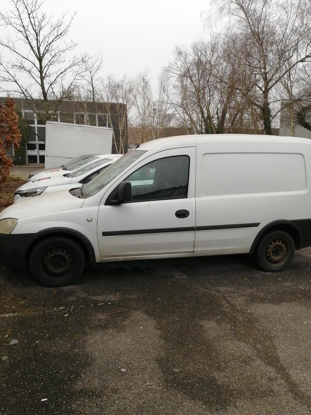Feu arriere principal gauche (feux) pour OPEL COMBO C PHASE 1 Feu arriere principal gauche (feux) pour OPEL COMBO C PHASE 1