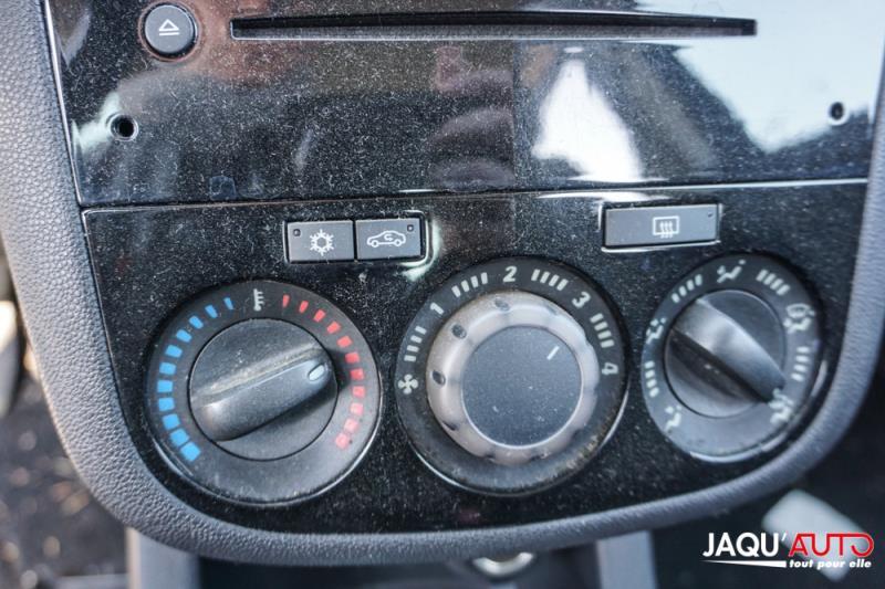 Platine feu arriere gauche pour OPEL CORSA D PHASE 1 Platine feu arriere gauche pour OPEL CORSA D PHASE 1
