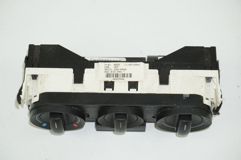Commande chauffage VOLKSWAGEN FOX Essence - 1