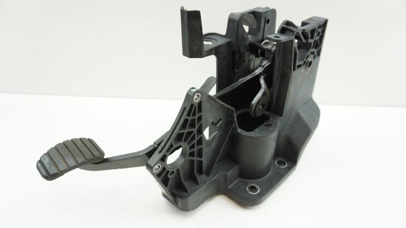 Pedale de frein RENAULT TWINGO 3 PHASE 1 Essence - 1