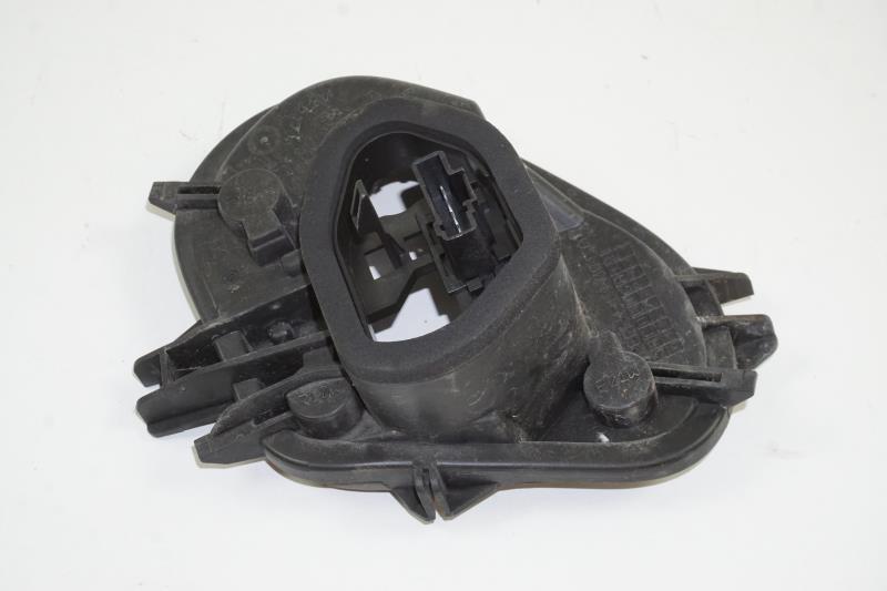 Base portalampade fanale posteriore destro PEUGEOT 208 1 PHASE 1 Diésel - 1
