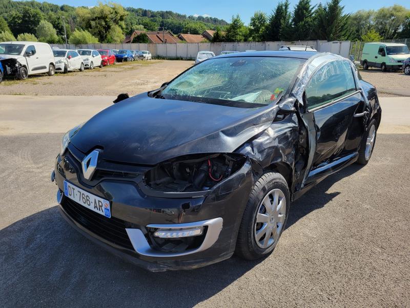 Enjoliveur anti brouillard pour RENAULT MEGANE 3 PHASE 3 COUPE Enjoliveur anti brouillard pour RENAULT MEGANE 3 PHASE 3 COUPE