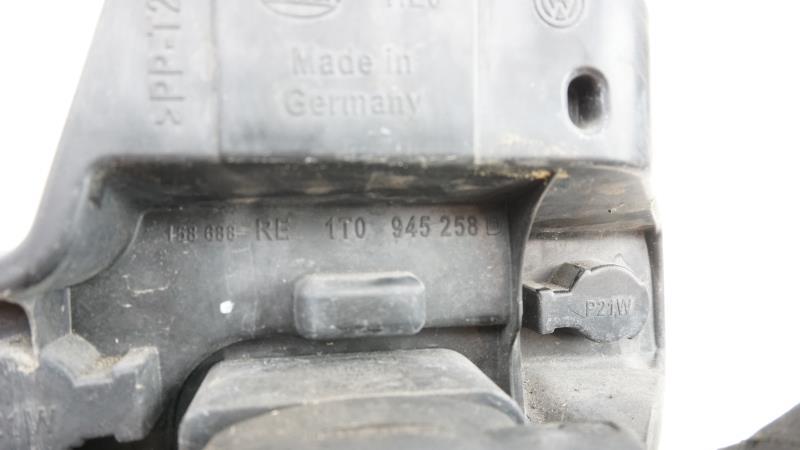 Base portalampade fanale posteriore destro VOLKSWAGEN TOURAN 1 PHASE 1 Diésel - 1