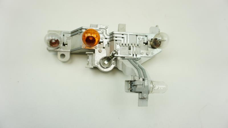 Base portalampade fanale posteriore destro BMW SERIE 1 E81 Diésel - 1