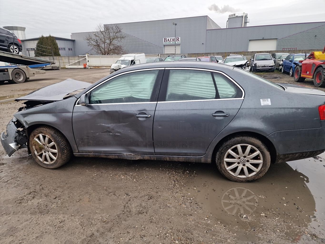Feu arriere secondaire droit (feux) pour VOLKSWAGEN JETTA 3 Feu arriere secondaire droit (feux) pour VOLKSWAGEN JETTA 3