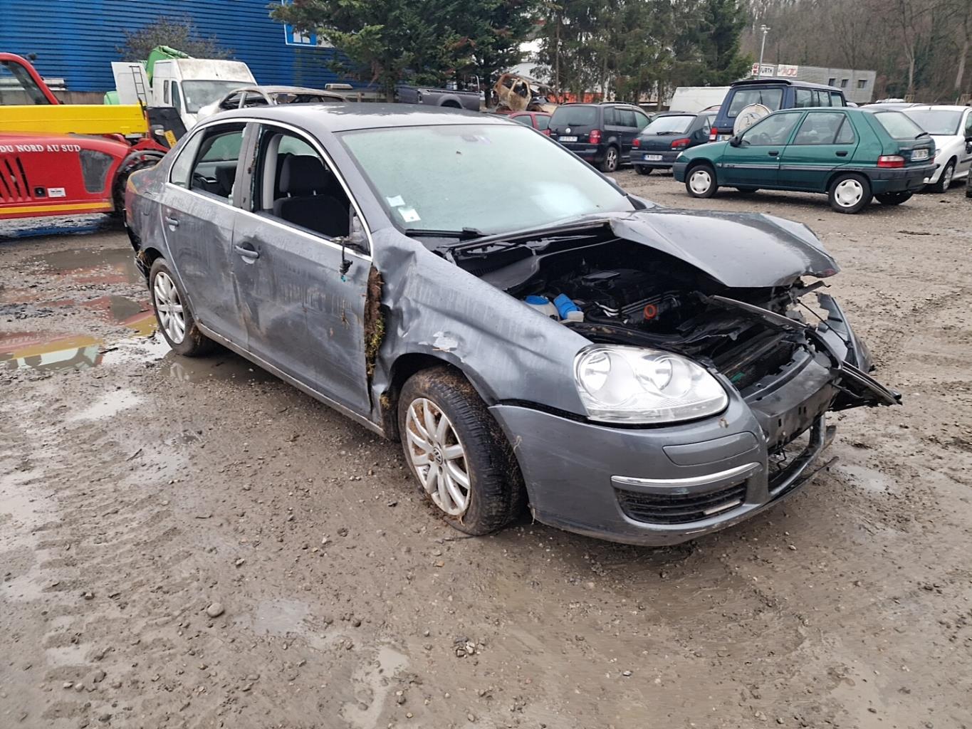 Feu arriere secondaire droit (feux) pour VOLKSWAGEN JETTA 3 Feu arriere secondaire droit (feux) pour VOLKSWAGEN JETTA 3