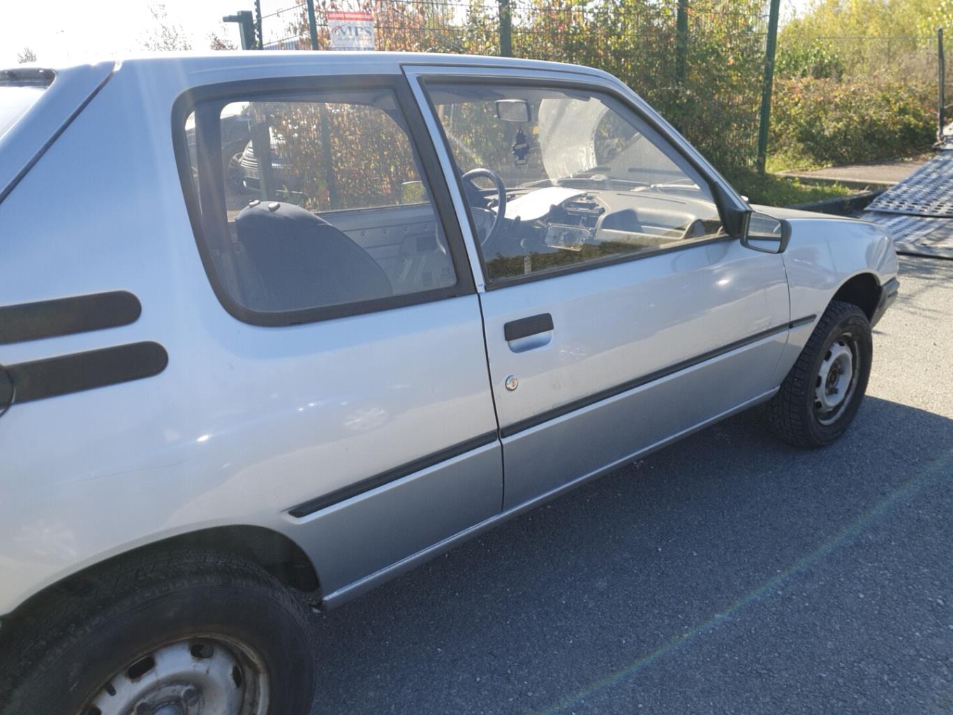 Retroviseur gauche pour PEUGEOT 205 PHASE 2 Retroviseur gauche pour PEUGEOT 205 PHASE 2