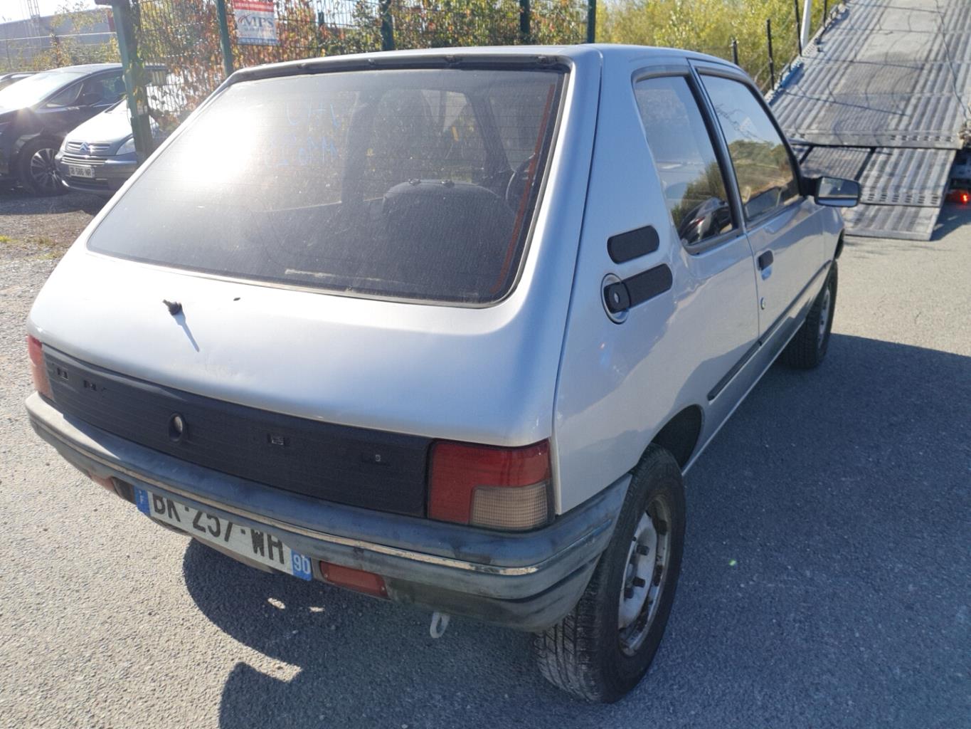 Retroviseur gauche pour PEUGEOT 205 PHASE 2 Retroviseur gauche pour PEUGEOT 205 PHASE 2