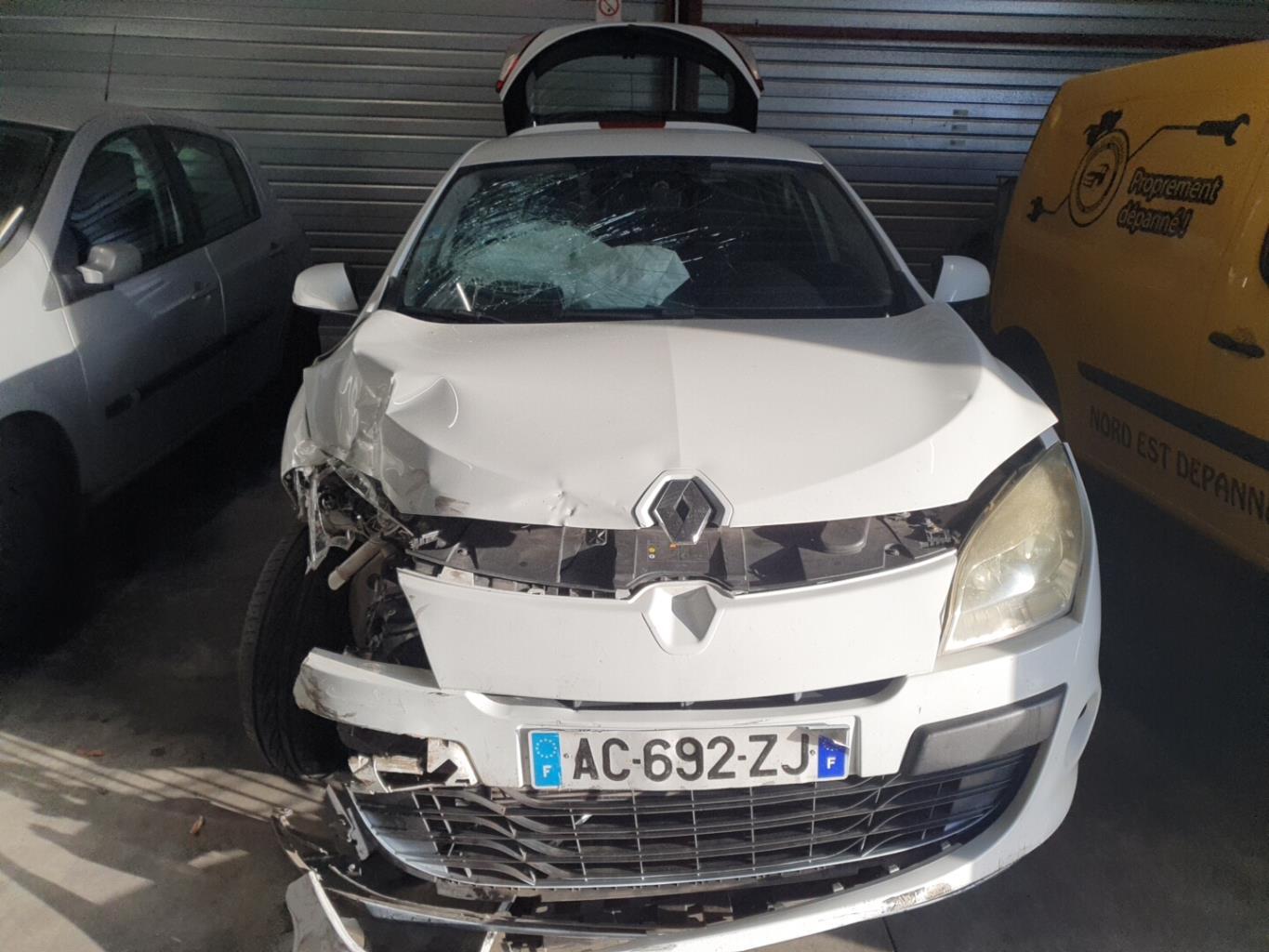 Afficheur pour RENAULT MEGANE 3 PHASE 1 Afficheur pour RENAULT MEGANE 3 PHASE 1