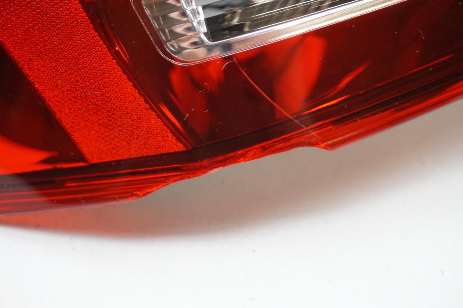 Fanale posteriore principale sinistro (luci) FORD FOCUS 3 PHASE 1 Diésel - 1