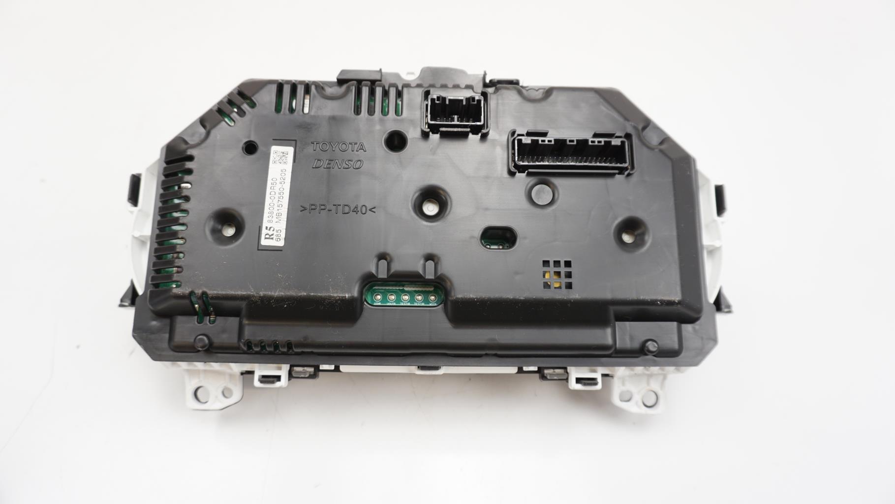 Compteur TOYOTA YARIS 3 PHASE 1 Essence - 1