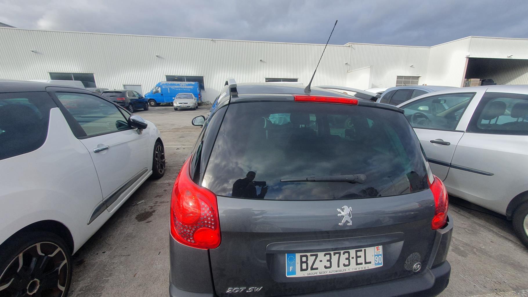 Ceinture arriere droit pour PEUGEOT 207 PHASE 2 BREAK Ceinture arriere droit pour PEUGEOT 207 PHASE 2 BREAK