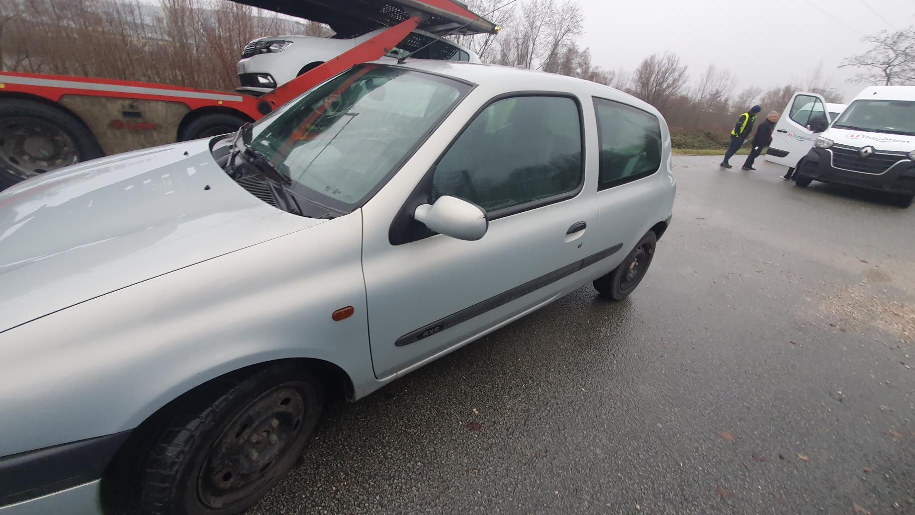 Plage arriere pour RENAULT CLIO 2 PHASE 1 Plage arriere pour RENAULT CLIO 2 PHASE 1