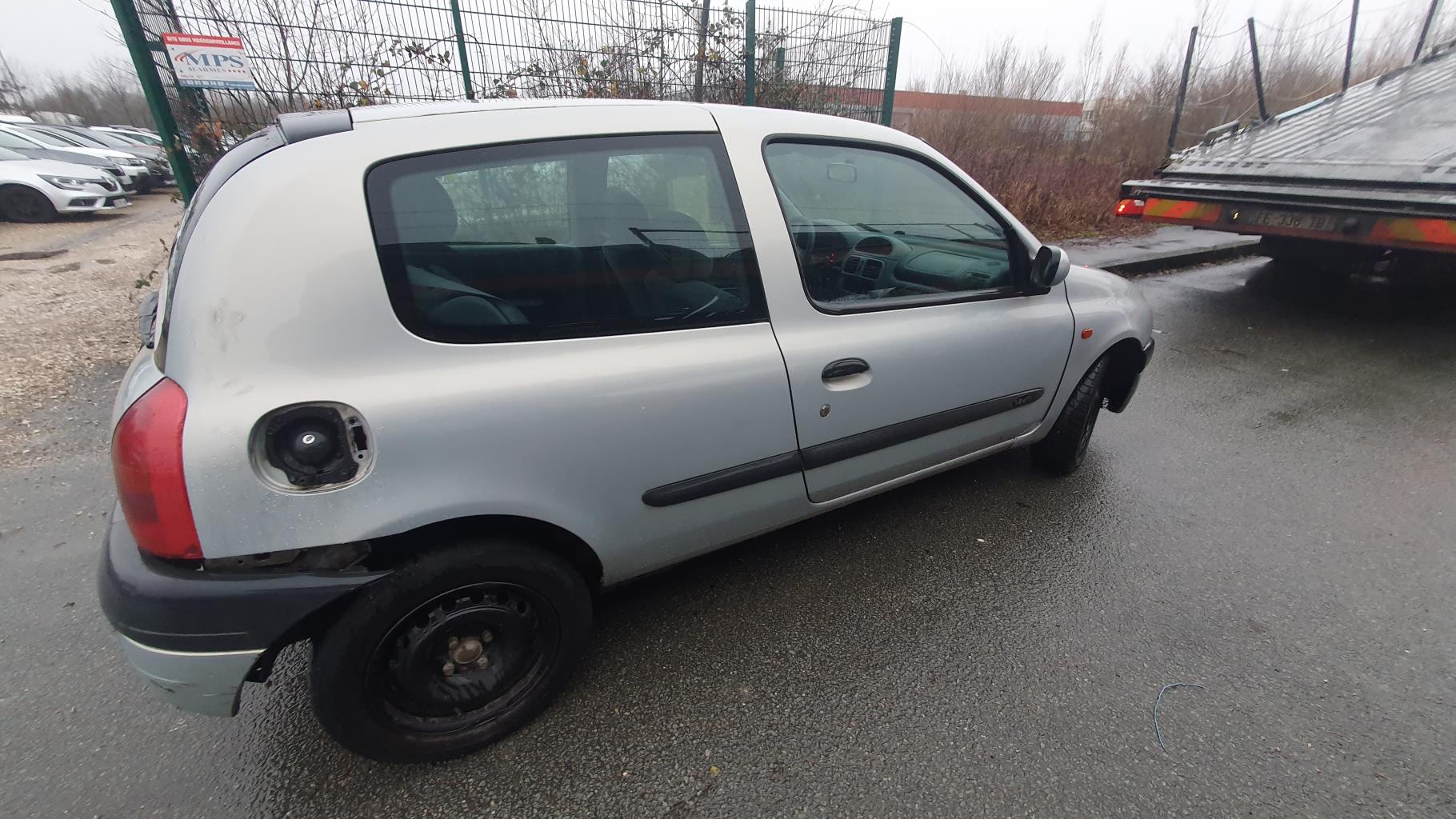 Plage arriere pour RENAULT CLIO 2 PHASE 1 Plage arriere pour RENAULT CLIO 2 PHASE 1