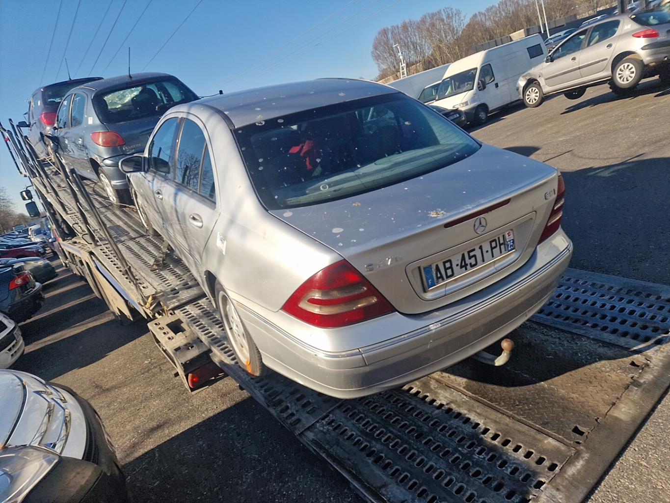 Optique avant principal droit (feux)(phare) pour MERCEDES CLASSE C 203 PHASE 1 Optique avant principal droit (feux)(phare) pour MERCEDES CLASSE C 203 PHASE 1