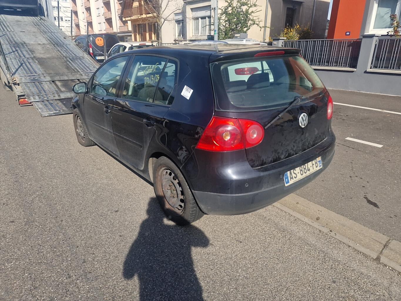 Pare choc arriere pour VOLKSWAGEN GOLF 5 Pare choc arriere pour VOLKSWAGEN GOLF 5