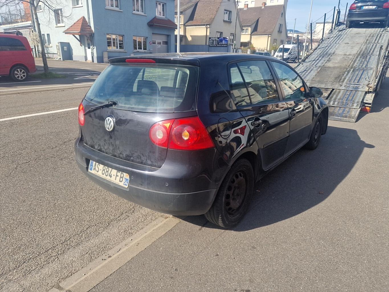 Pare choc arriere pour VOLKSWAGEN GOLF 5 Pare choc arriere pour VOLKSWAGEN GOLF 5