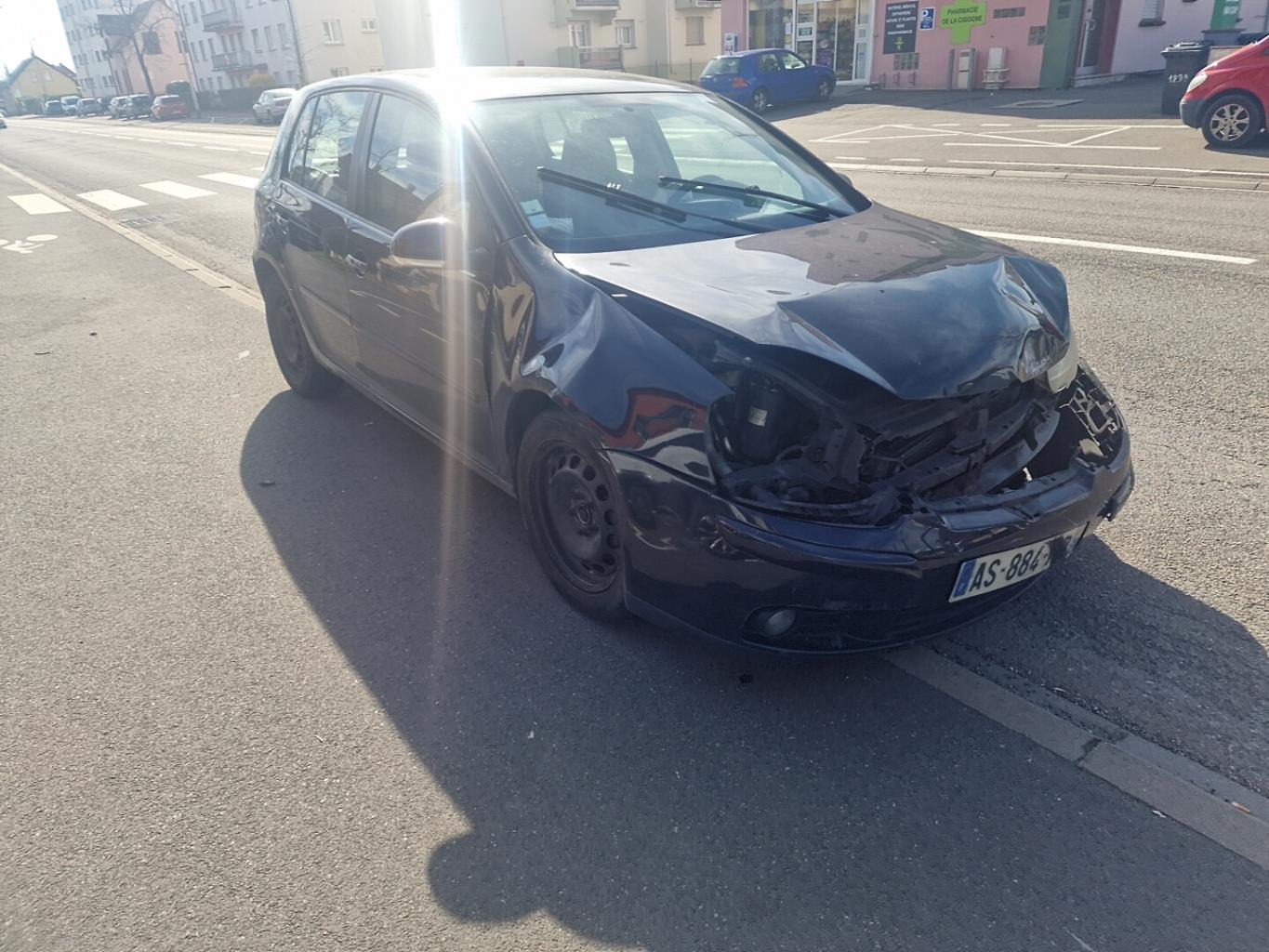 Pare choc arriere pour VOLKSWAGEN GOLF 5 Pare choc arriere pour VOLKSWAGEN GOLF 5