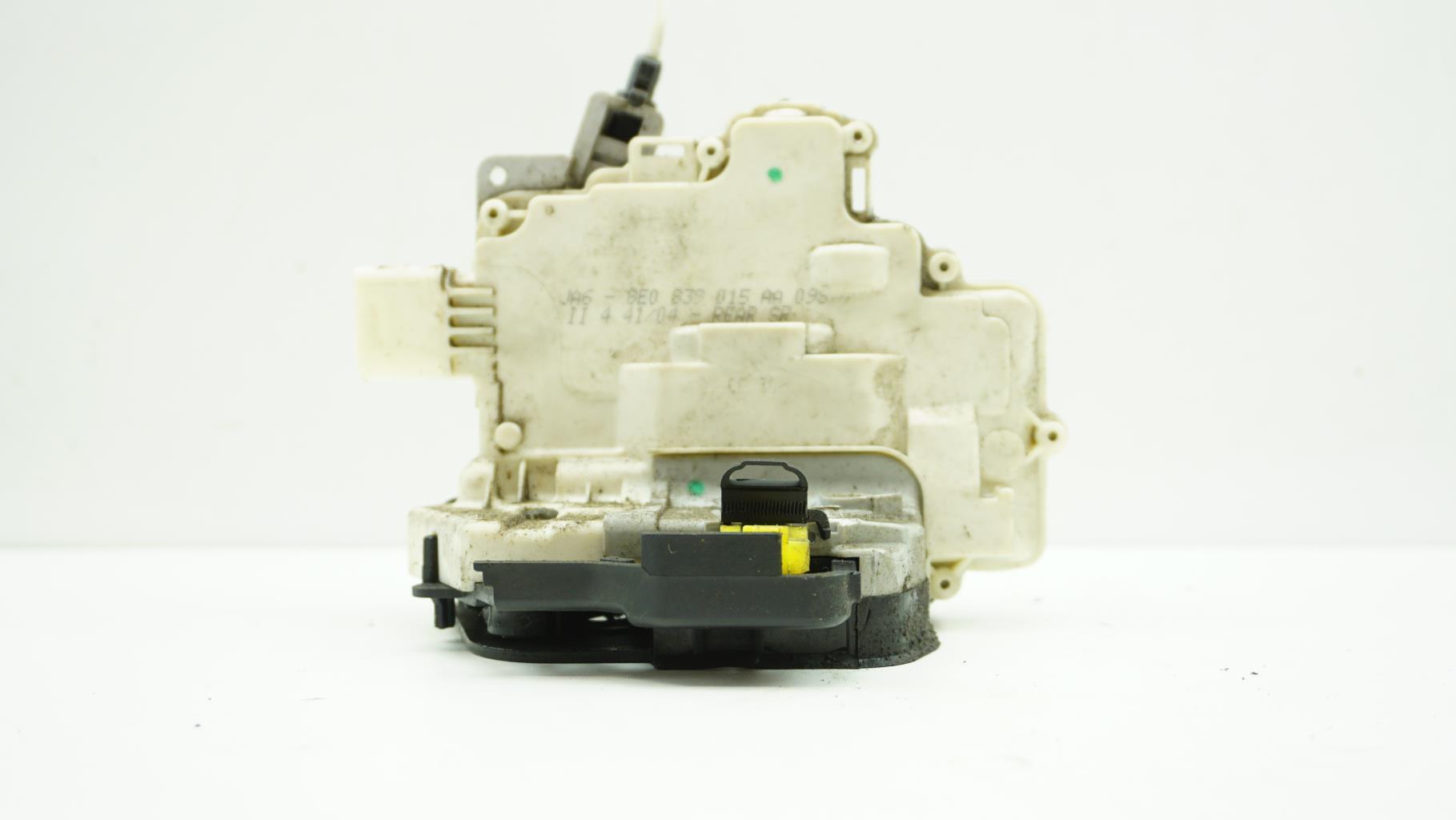 Serrure arriere gauche AUDI A4 2 PHASE 1 Essence - 1
