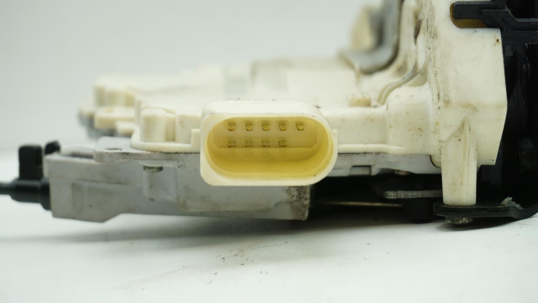 Serrure avant gauche AUDI A4 2 PHASE 1 Essence - 1