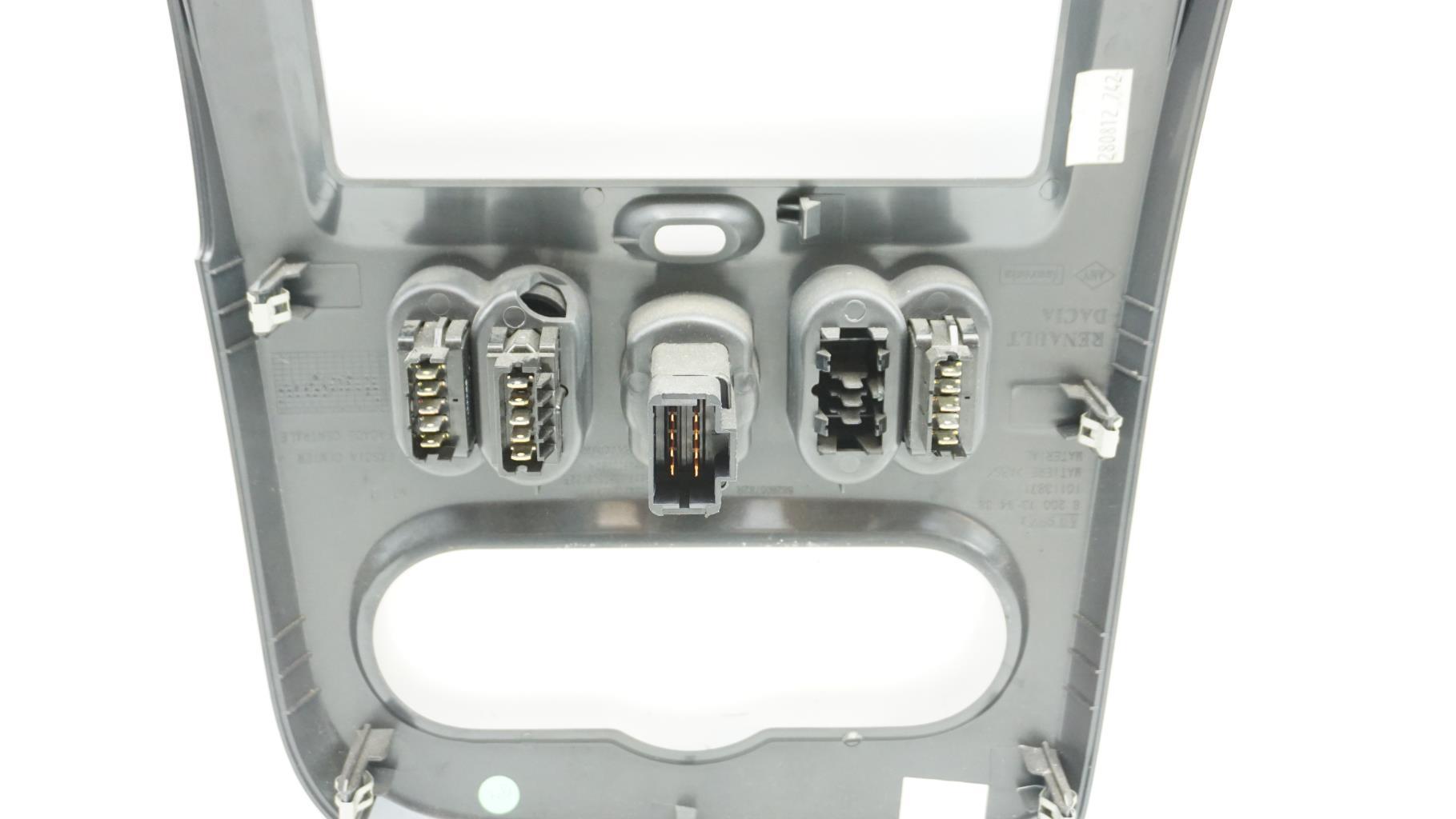 Facade autoradio DACIA DUSTER 1 PHASE 1 Diesel - 1