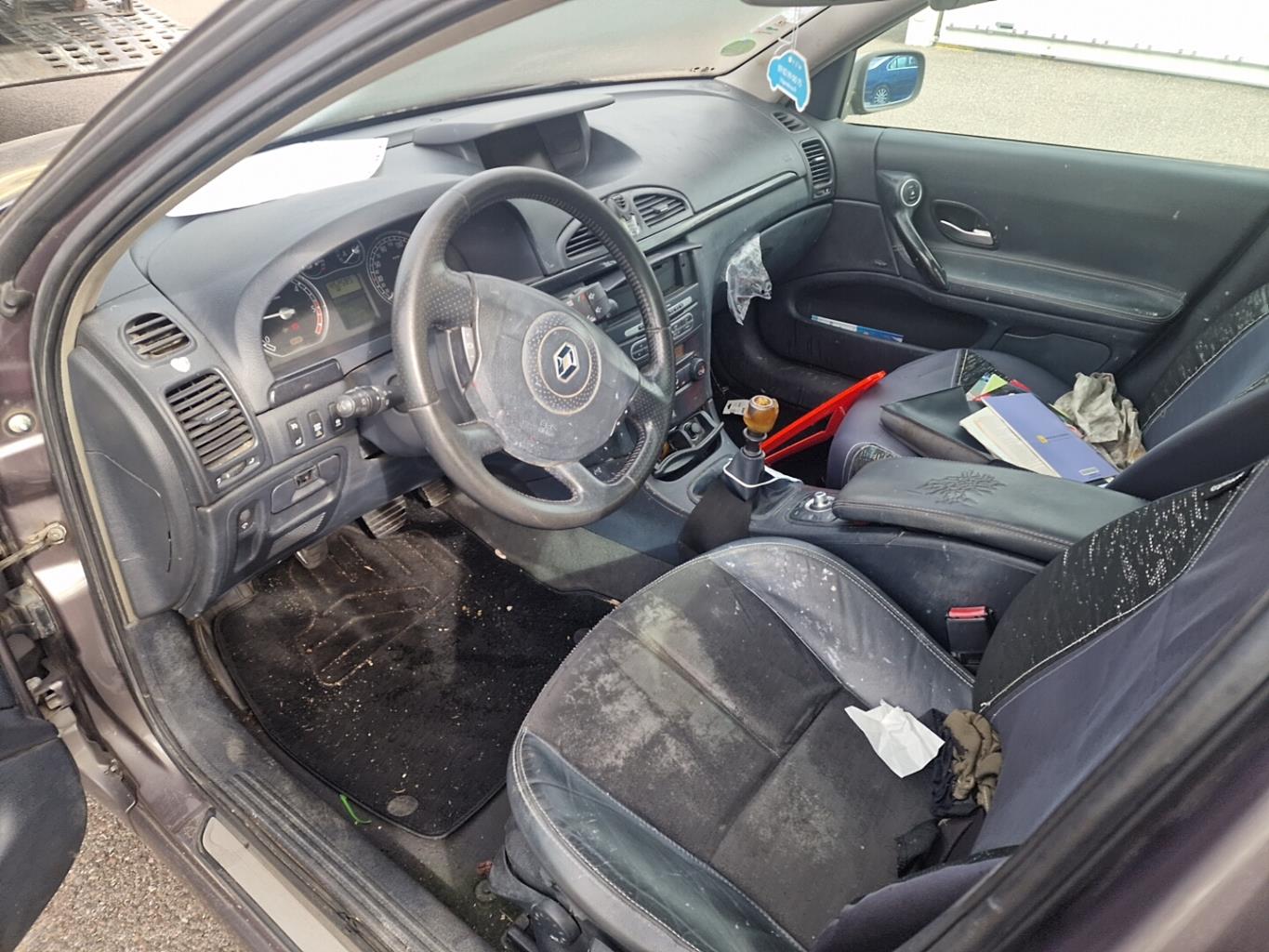 Serrure avant droit pour RENAULT LAGUNA 2 PHASE 2 BREAK Serrure avant droit pour RENAULT LAGUNA 2 PHASE 2 BREAK