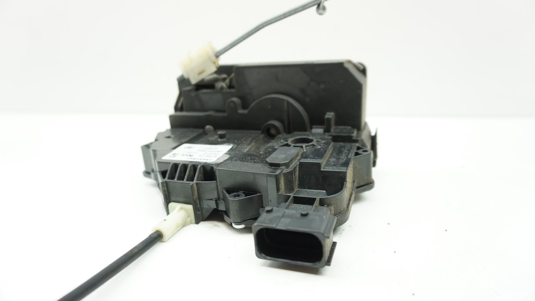 Serrure avant droit OPEL CORSA E Essence - 1