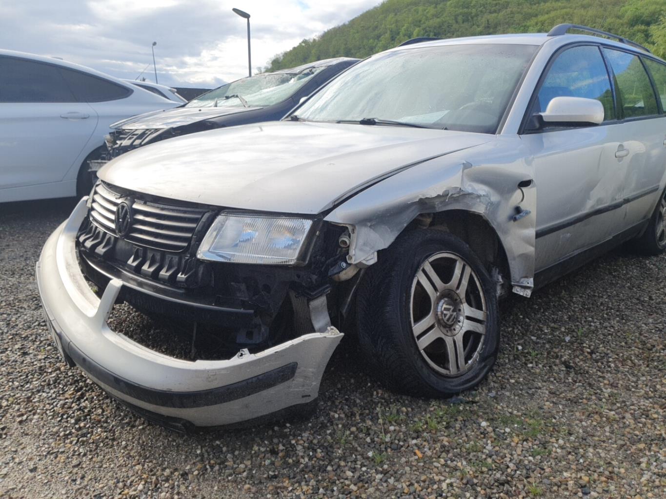 Feu arriere principal gauche (feux) pour VOLKSWAGEN PASSAT 4 PHASE 1 BREAK Feu arriere principal gauche (feux) pour VOLKSWAGEN PASSAT 4 PHASE 1 BREAK