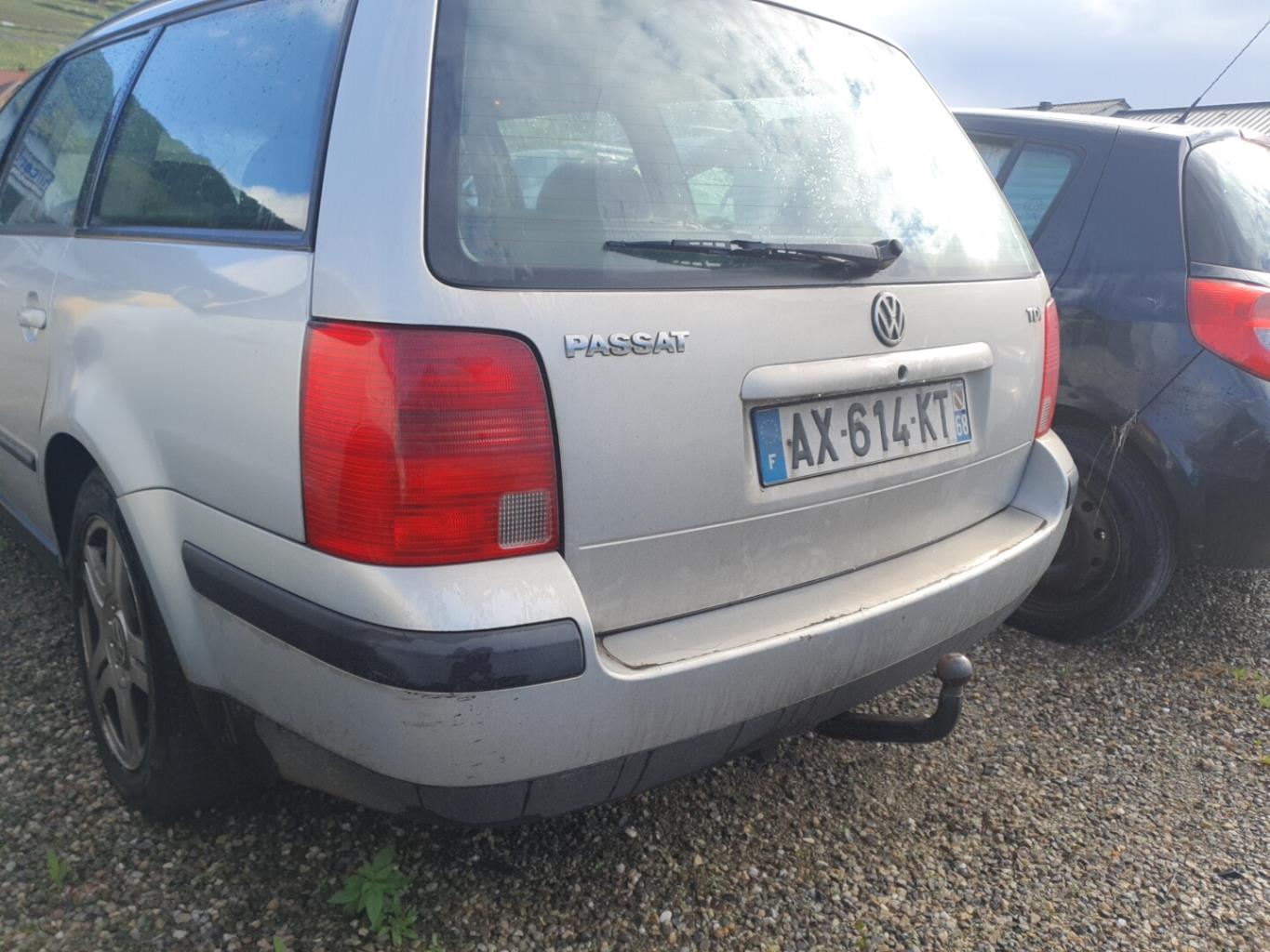 Feu arriere principal gauche (feux) pour VOLKSWAGEN PASSAT 4 PHASE 1 BREAK Feu arriere principal gauche (feux) pour VOLKSWAGEN PASSAT 4 PHASE 1 BREAK
