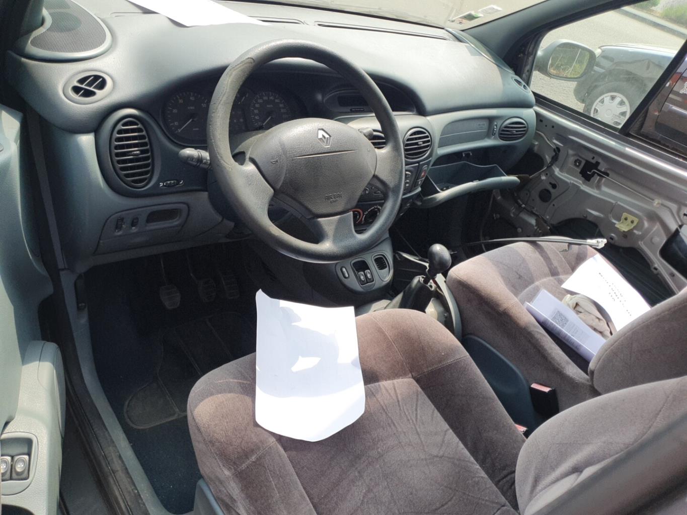 Serrure avant droit pour RENAULT SCENIC 1 PHASE 1 Serrure avant droit pour RENAULT SCENIC 1 PHASE 1
