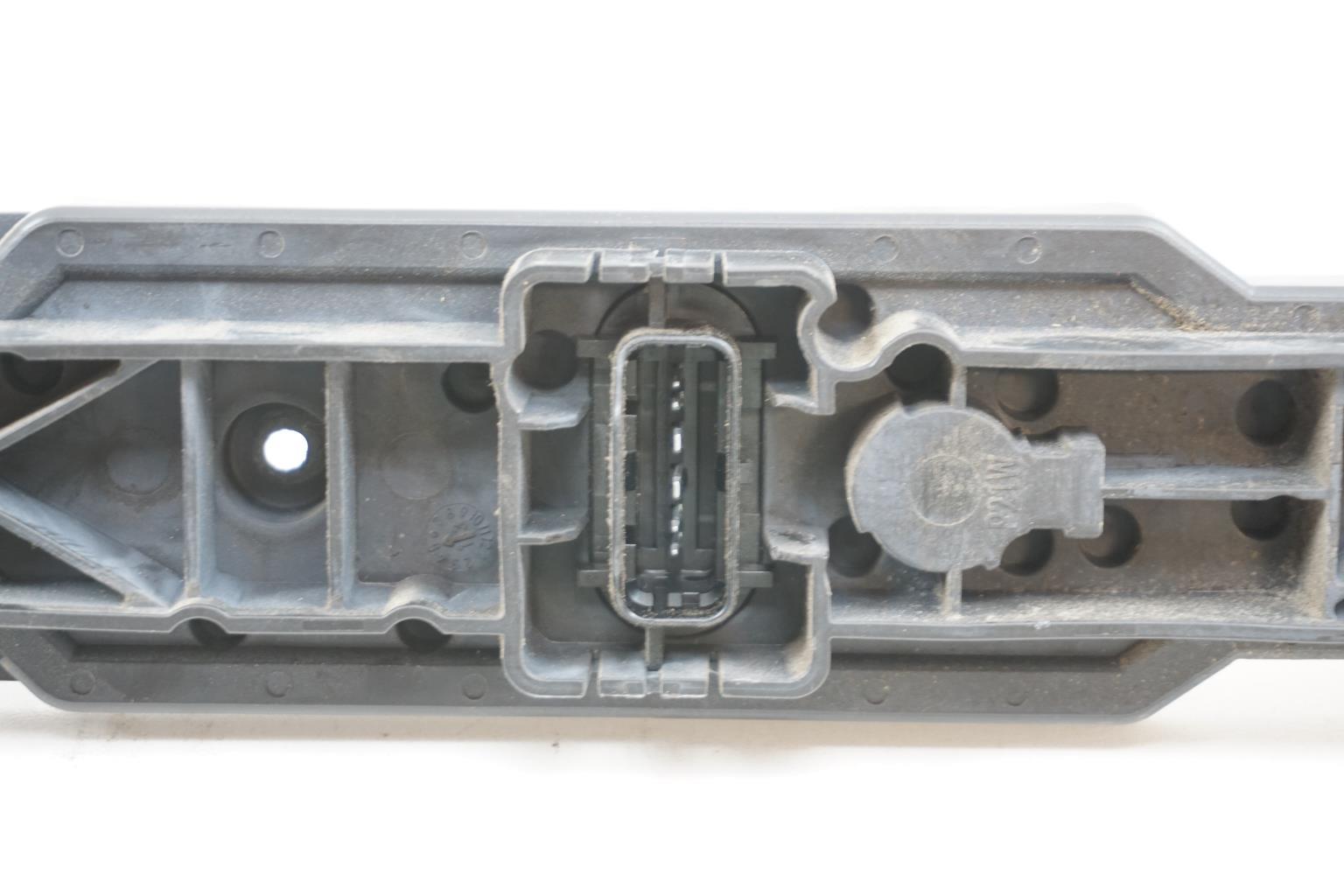 Base portalampade fanale posteriore sinistro RENAULT MASTER 3 PHASE 1 Diésel - 1