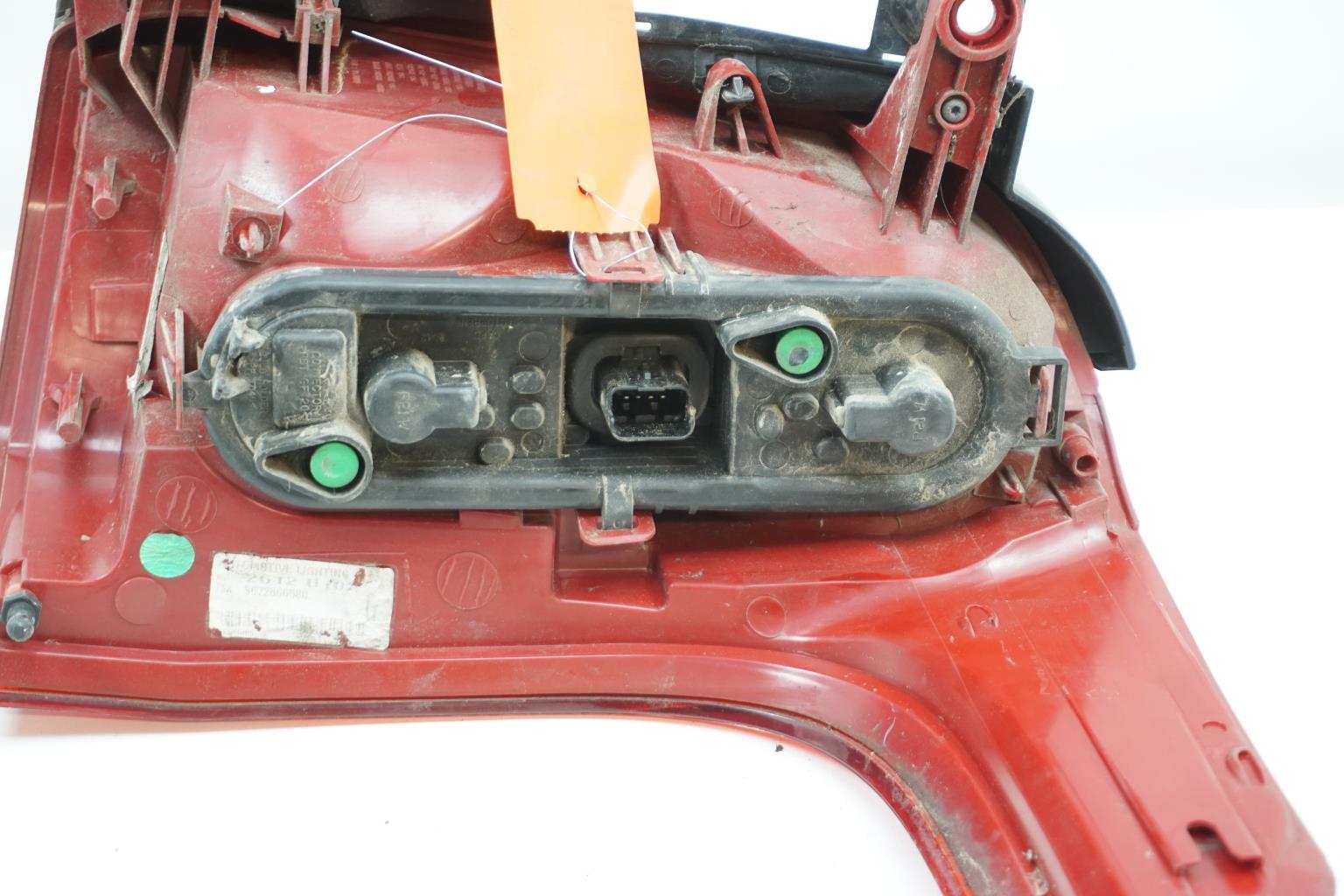 Fanale posteriore principale sinistro (luci) PEUGEOT 5008 1 PHASE 1 Diésel - 1