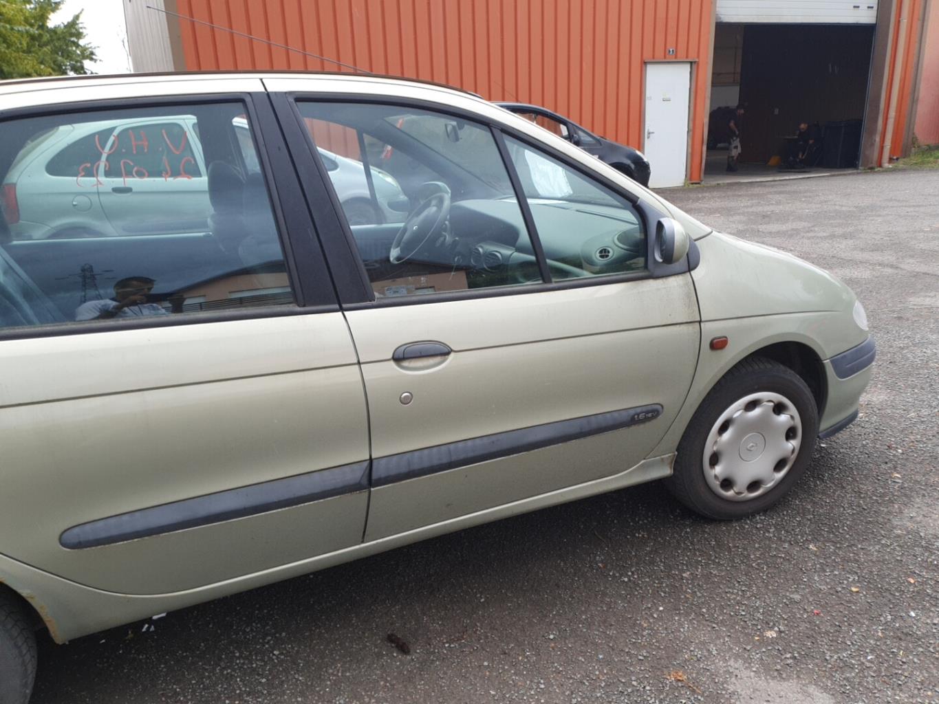 Serrure avant droit pour RENAULT SCENIC 1 PHASE 1 Serrure avant droit pour RENAULT SCENIC 1 PHASE 1