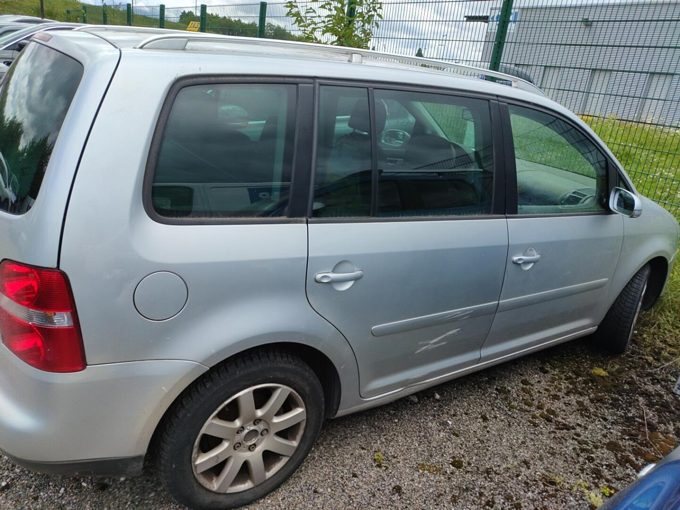 Feu arriere principal gauche (feux) pour VOLKSWAGEN TOURAN 1 PHASE 1 Feu arriere principal gauche (feux) pour VOLKSWAGEN TOURAN 1 PHASE 1