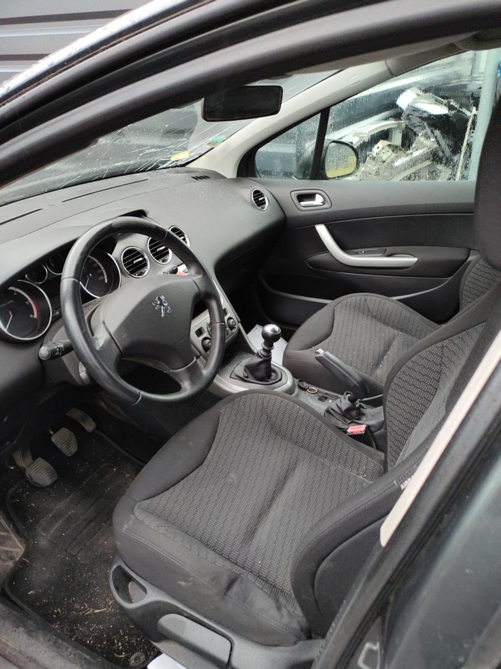 Trappe d'essence pour PEUGEOT 308 1 SW PHASE 1 BREAK Trappe d'essence pour PEUGEOT 308 1 SW PHASE 1 BREAK