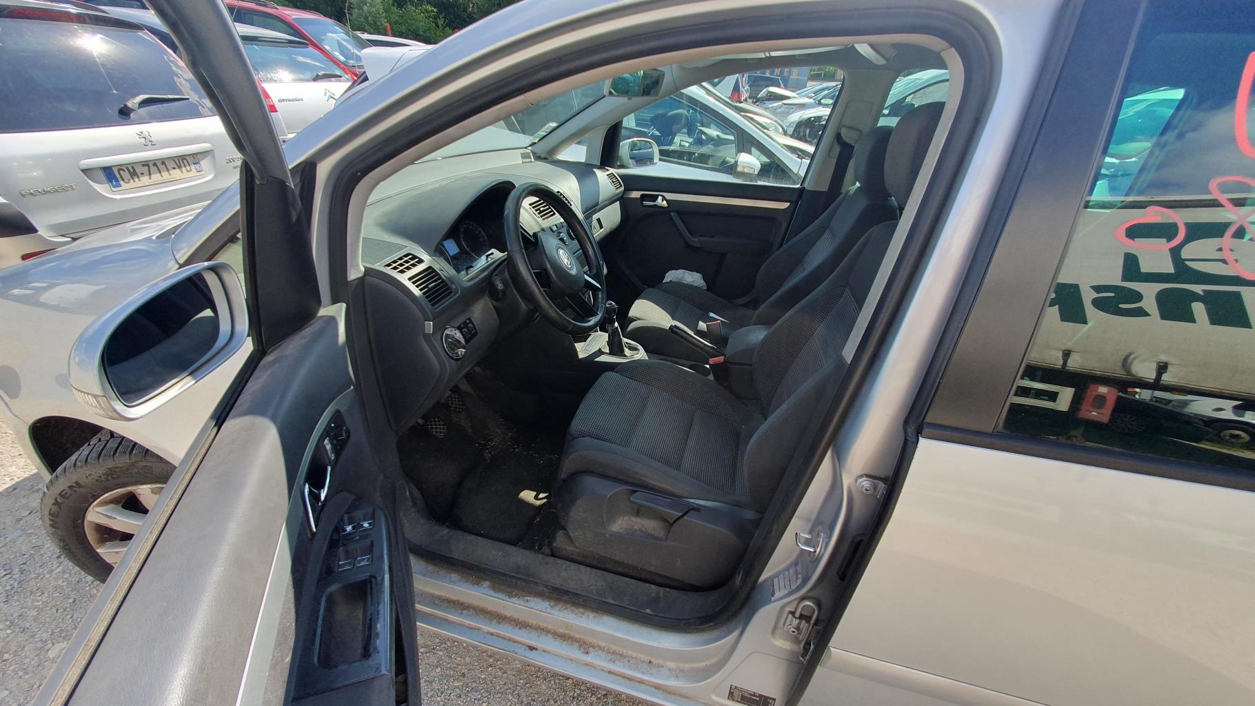 Feu arriere principal gauche (feux) pour VOLKSWAGEN TOURAN 1 PHASE 1 Feu arriere principal gauche (feux) pour VOLKSWAGEN TOURAN 1 PHASE 1