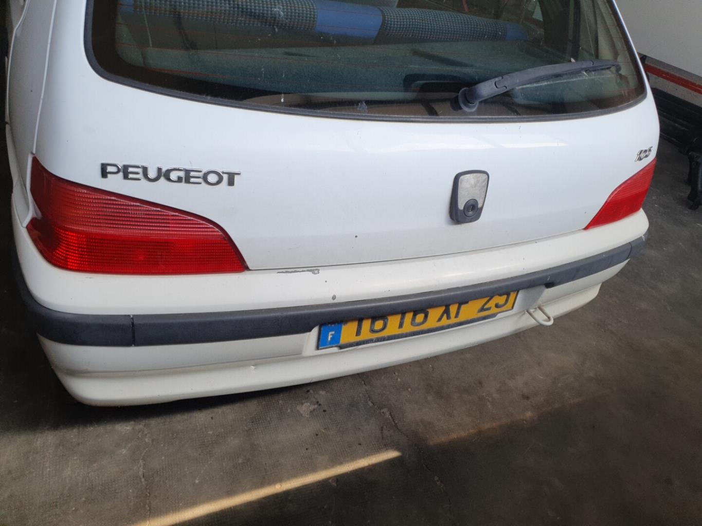 Pare boue avant gauche pour PEUGEOT 106 PHASE 2 Pare boue avant gauche pour PEUGEOT 106 PHASE 2
