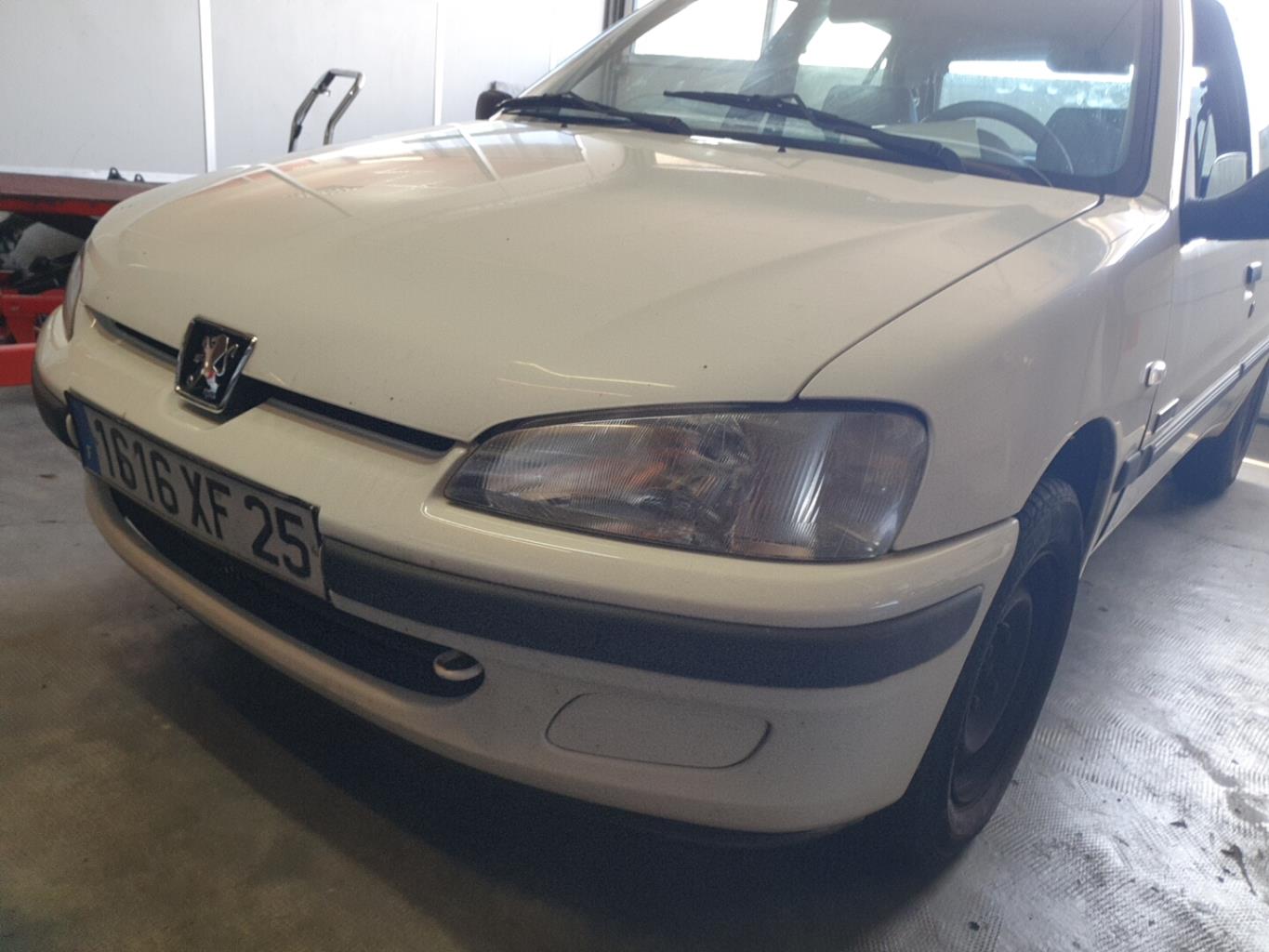 Pare boue avant gauche pour PEUGEOT 106 PHASE 2 Pare boue avant gauche pour PEUGEOT 106 PHASE 2