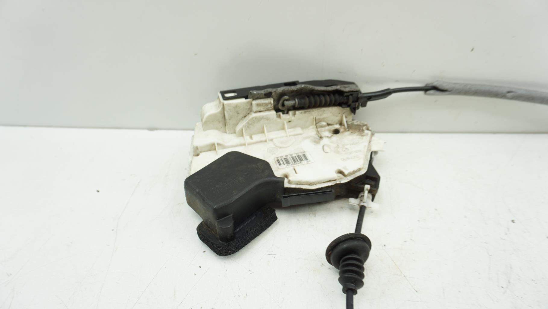 Serratura posteriore sinistra VOLKSWAGEN POLO 5 PHASE 1 Diésel - 1