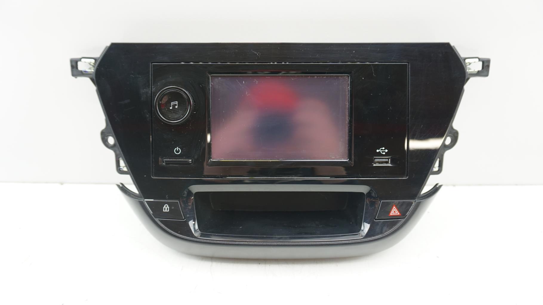 Ecran GPS OPEL CORSA F PHASE 1 Essence - 1