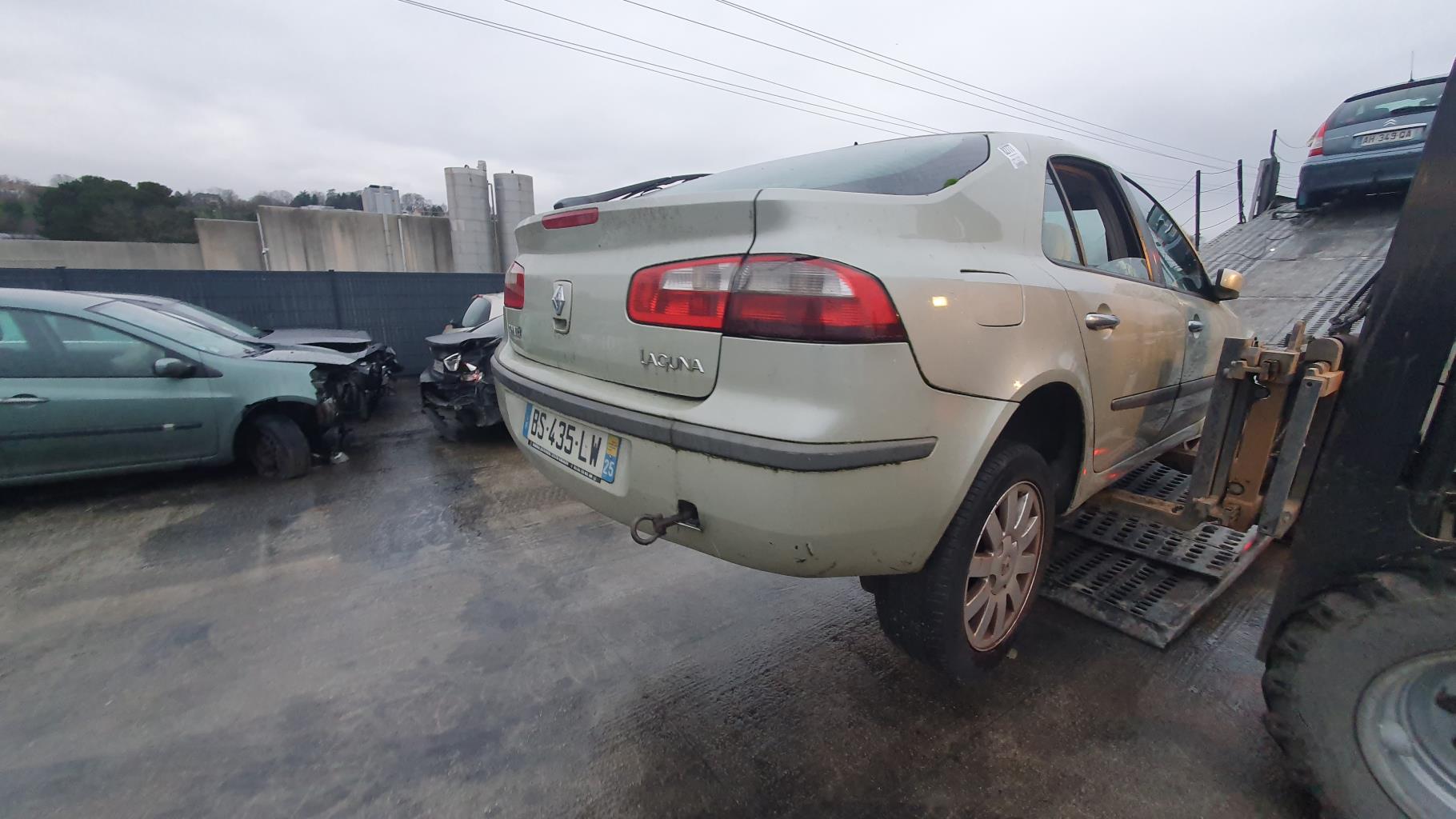 Feu arriere secondaire gauche (feux) pour RENAULT LAGUNA 2 PHASE 1 Feu arriere secondaire gauche (feux) pour RENAULT LAGUNA 2 PHASE 1