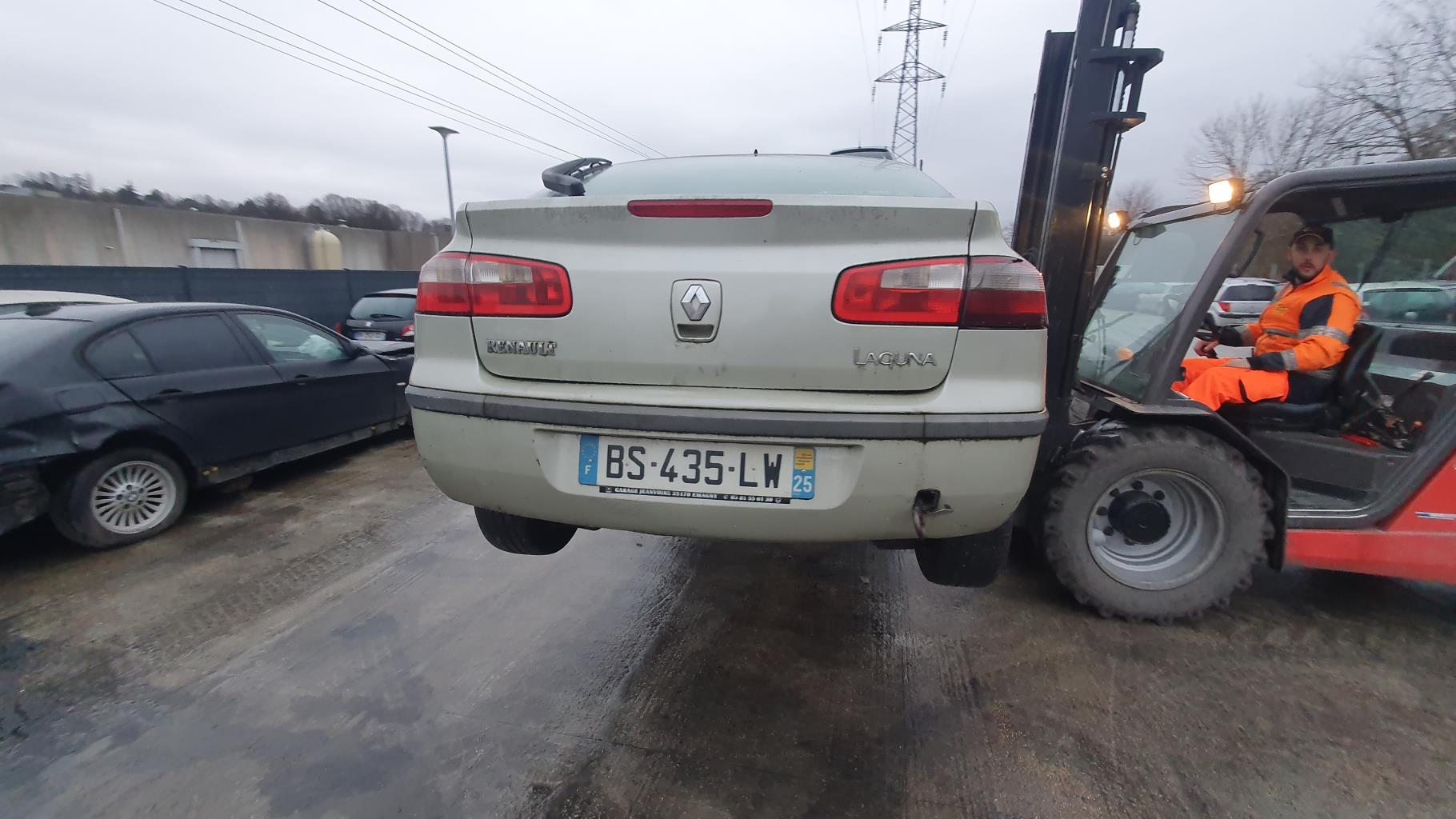 Feu arriere secondaire gauche (feux) pour RENAULT LAGUNA 2 PHASE 1 Feu arriere secondaire gauche (feux) pour RENAULT LAGUNA 2 PHASE 1